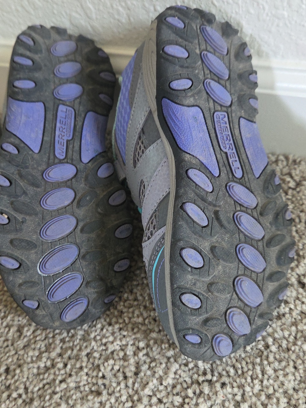 LIKE NEW MERRRLL hiking Shoes Low Cut Size 12 Little Kid - Picture 4 of 6